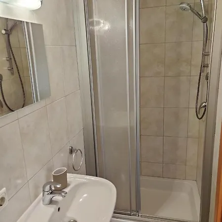 بيت ضيافة Haus Schoen Weberhof